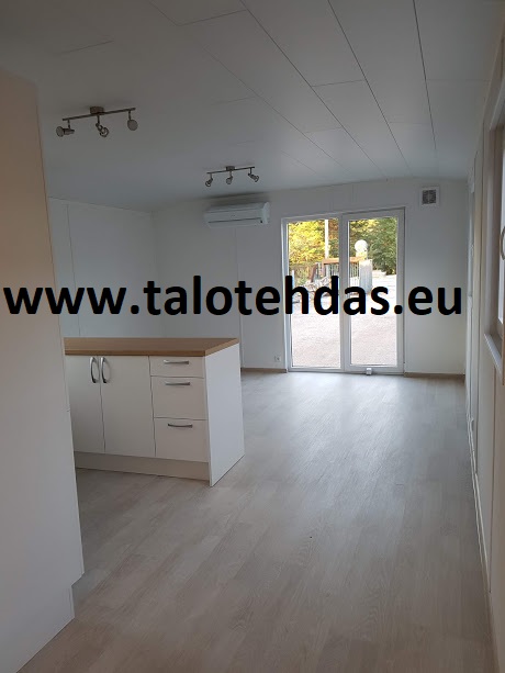 Talovaunu-12x43-estonia-mobile-homes-manufacturer-talotehdas-ratastelkodu-20180627_214108-Talovaunut-Virosta-varastokontti-varastokoppi-toimistokoppi-työmaakoppi.